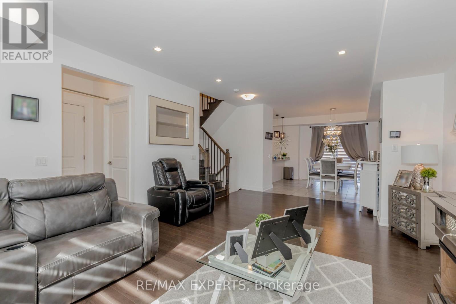 357 Veterans Drive, Brampton, Ontario  L7A 4W1 - Photo 14 - W12373954