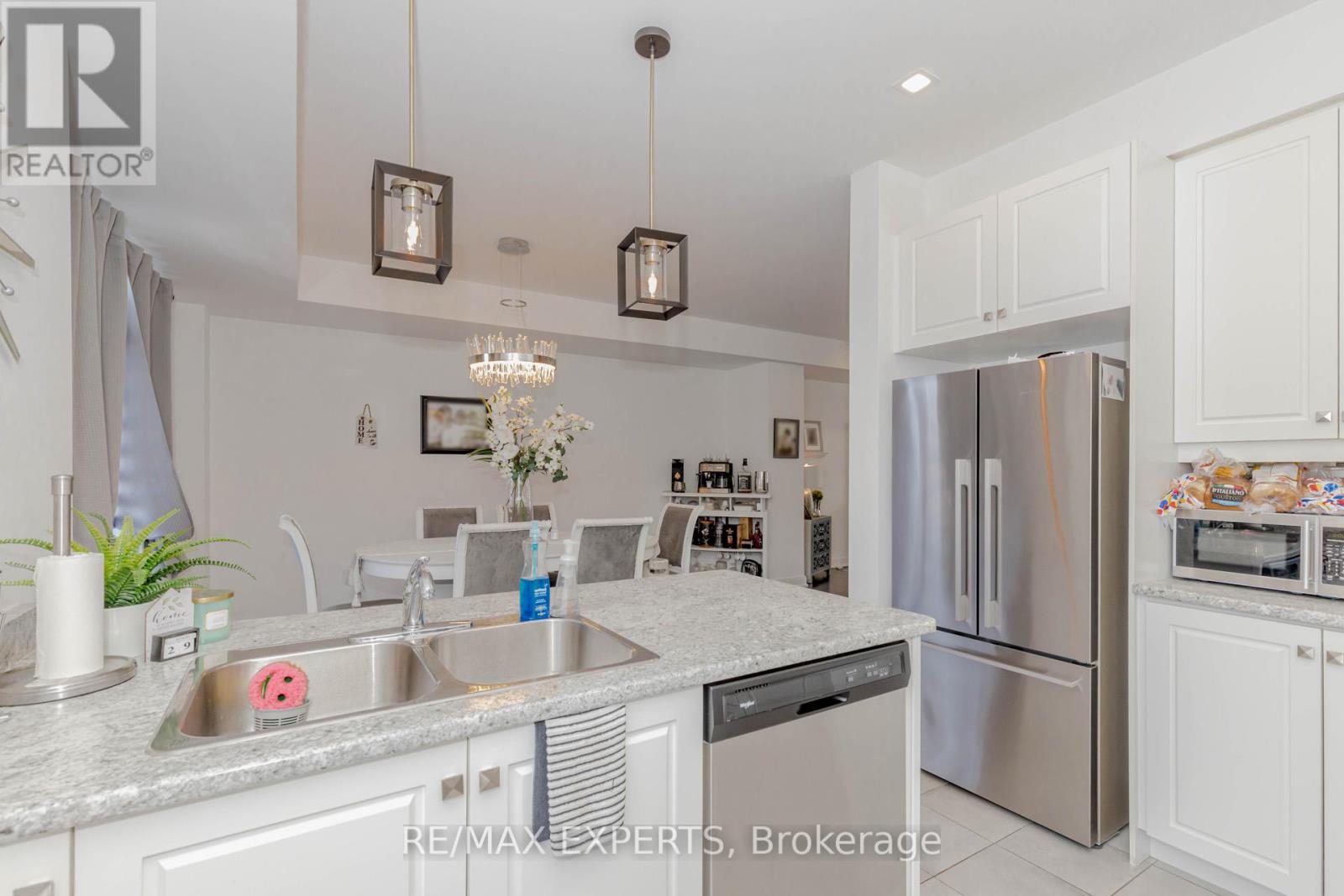357 Veterans Drive, Brampton, Ontario  L7A 4W1 - Photo 19 - W12373954