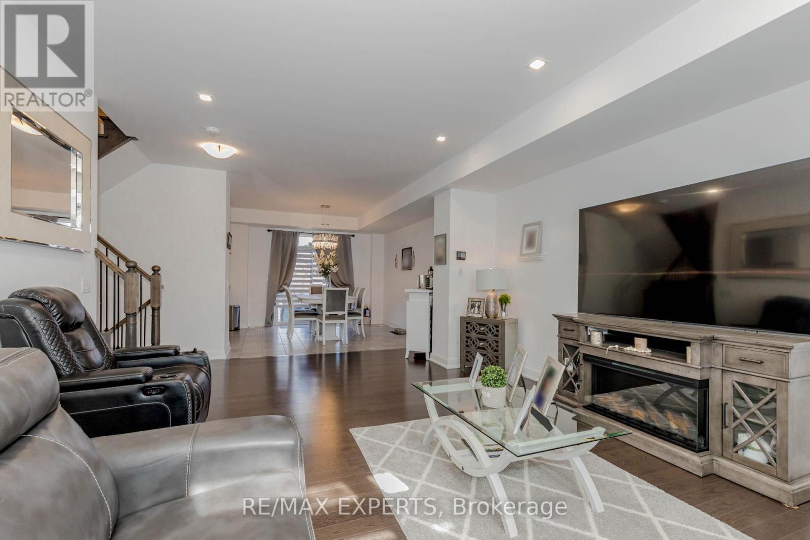 357 Veterans Drive, Brampton, Ontario  L7A 4W1 - Photo 15 - W12373954
