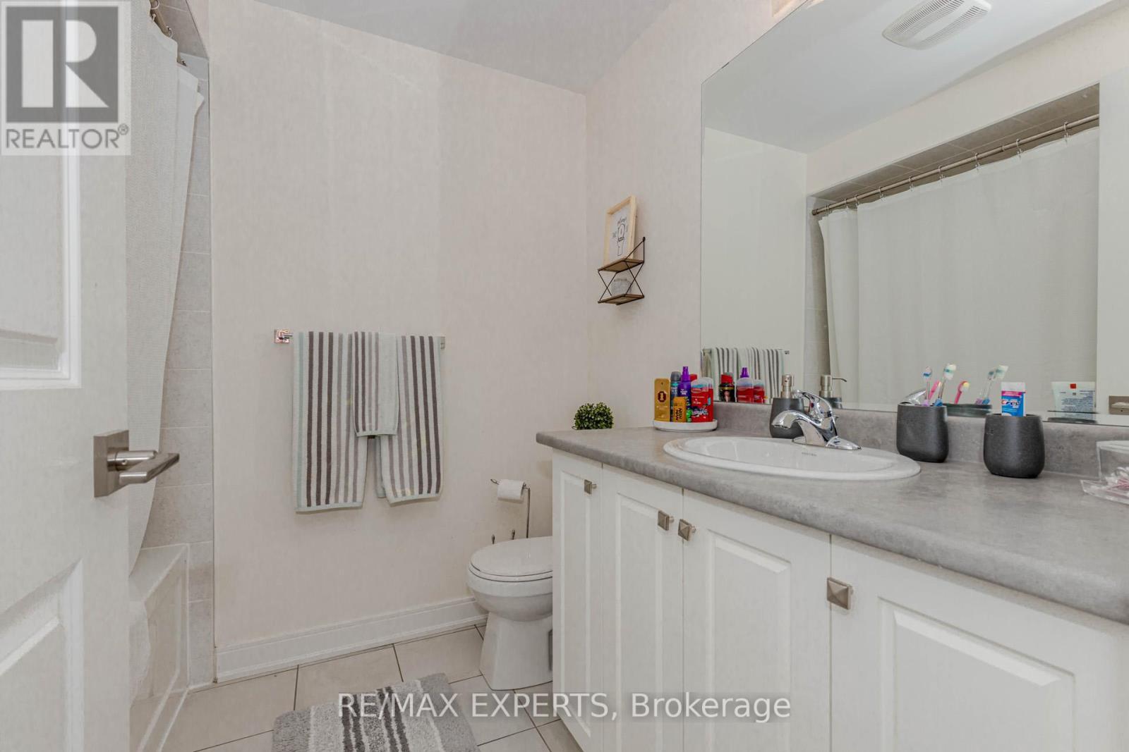 357 Veterans Drive, Brampton, Ontario  L7A 4W1 - Photo 42 - W12373954