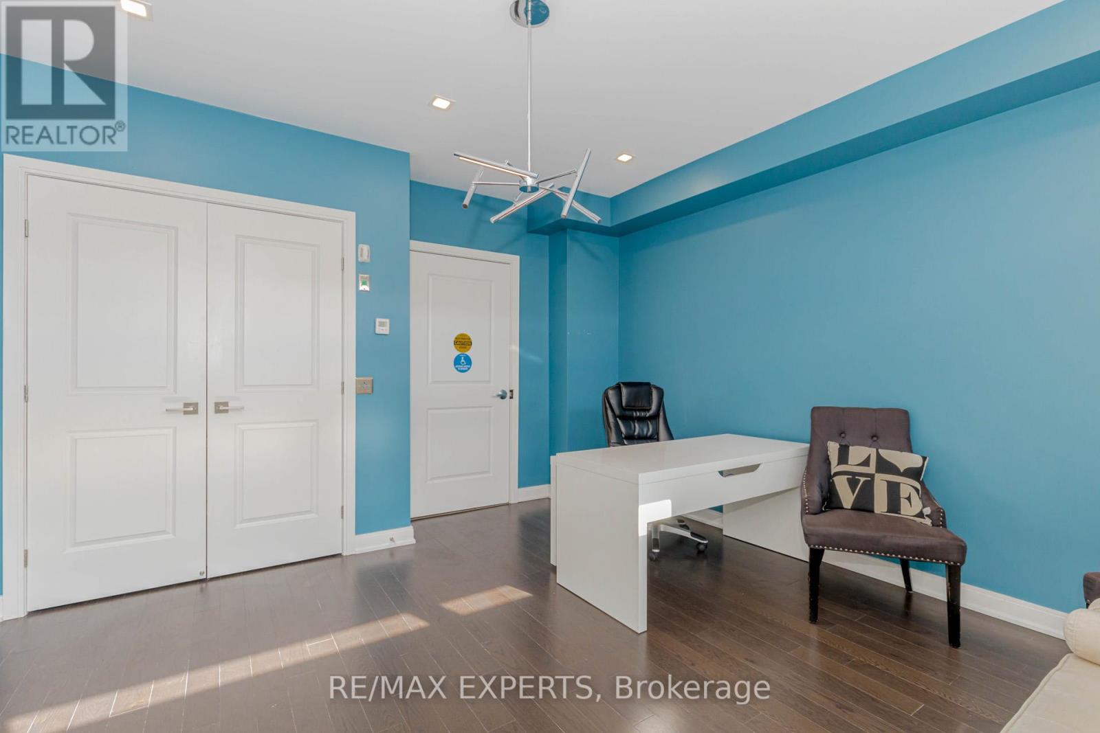 357 Veterans Drive, Brampton, Ontario  L7A 4W1 - Photo 9 - W12373954