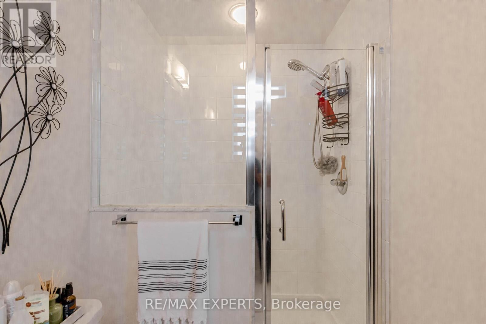 357 Veterans Drive, Brampton, Ontario  L7A 4W1 - Photo 40 - W12373954