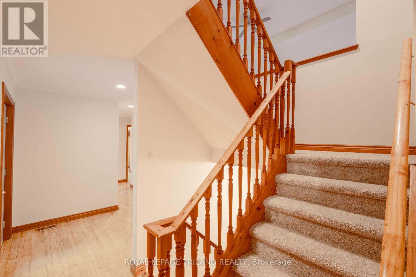 10239 Pinetree Drive, Lambton Shores, Ontario  N0M 1T0 - Photo 28 - X12375650