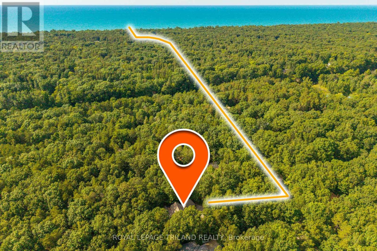 10239 Pinetree Drive, Lambton Shores, Ontario  N0M 1T0 - Photo 6 - X12375650