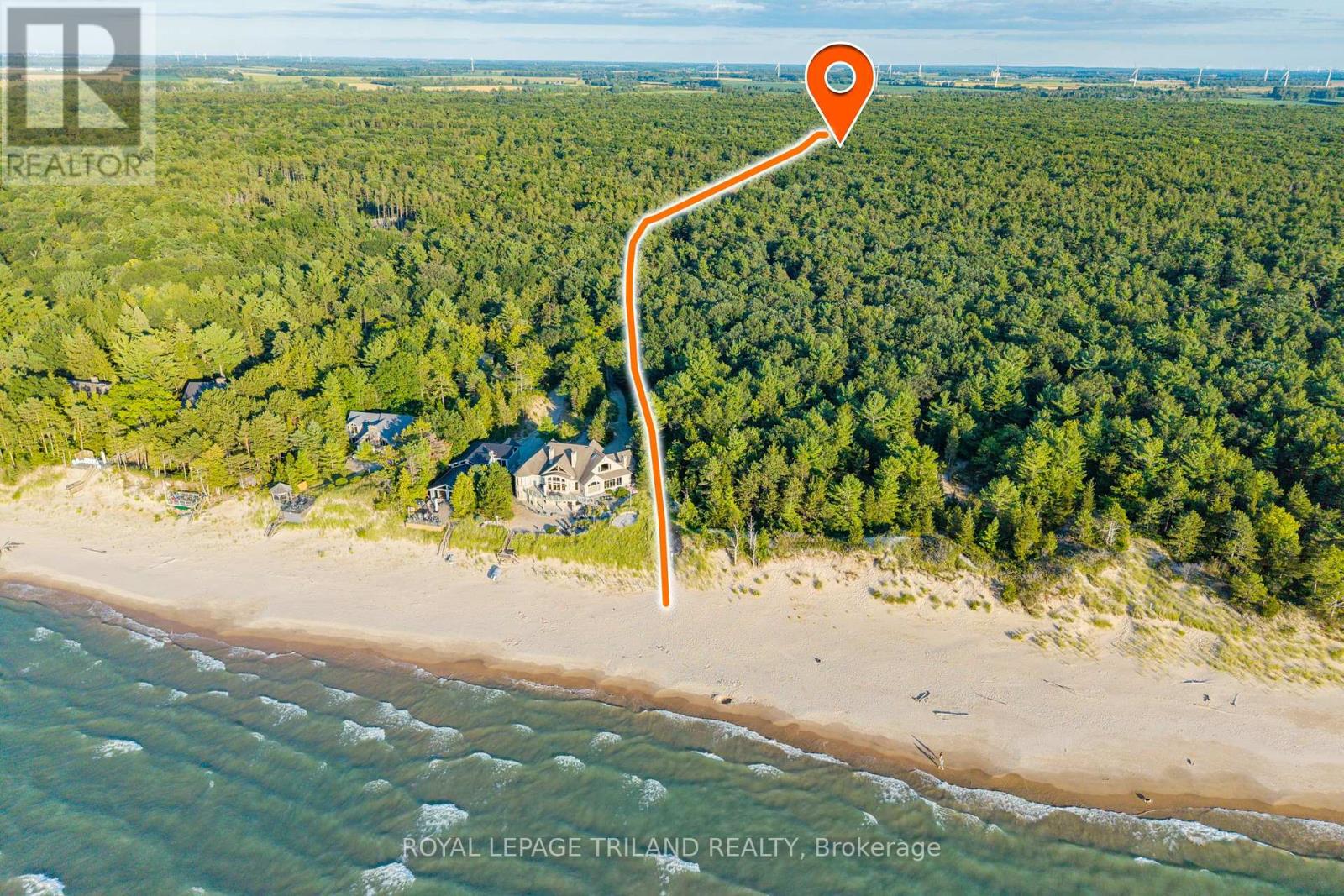 10239 Pinetree Drive, Lambton Shores, Ontario  N0M 1T0 - Photo 7 - X12375650
