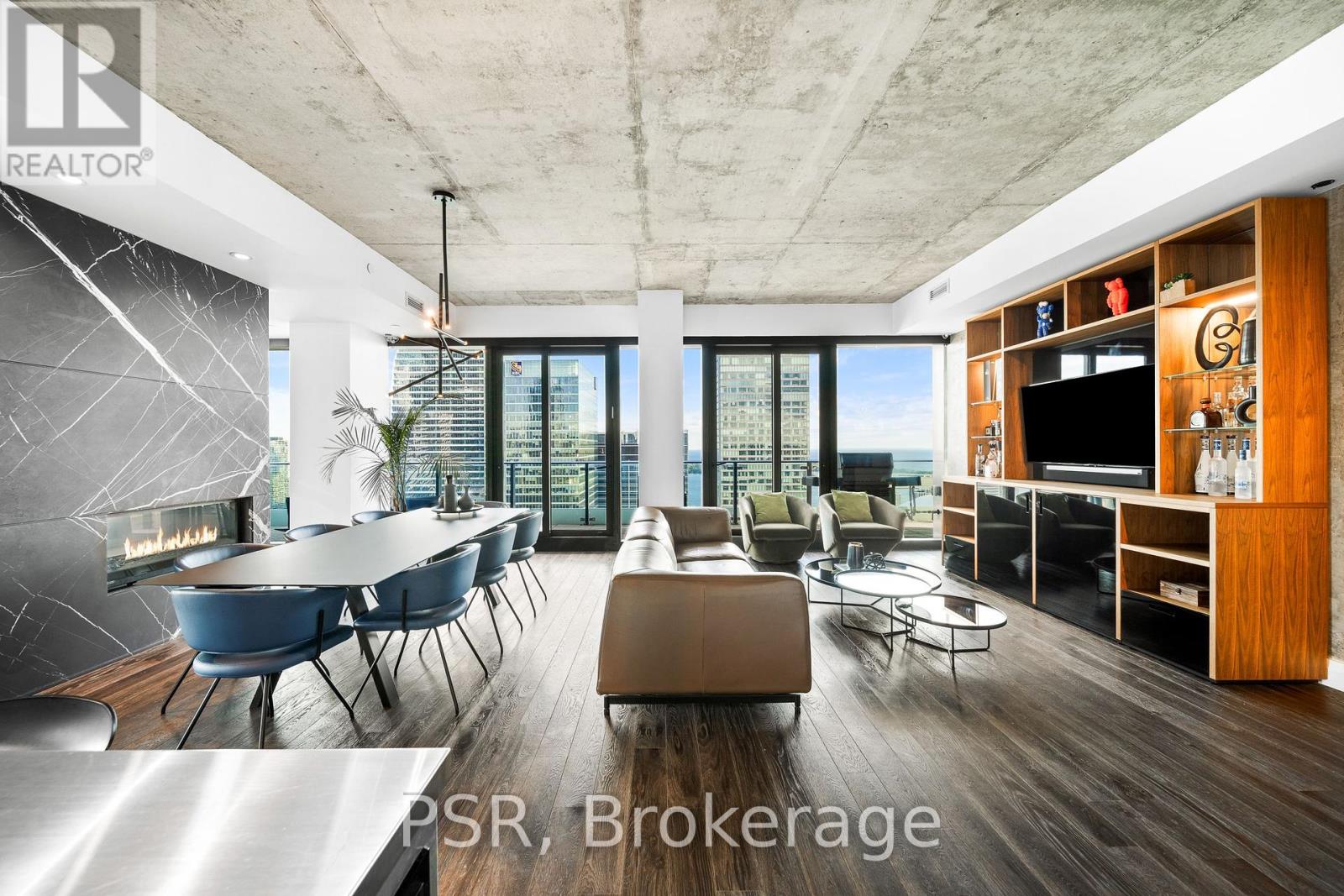 4302 - 224 King Street W, Toronto, Ontario  M5H 0A6 - Photo 2 - C12375553