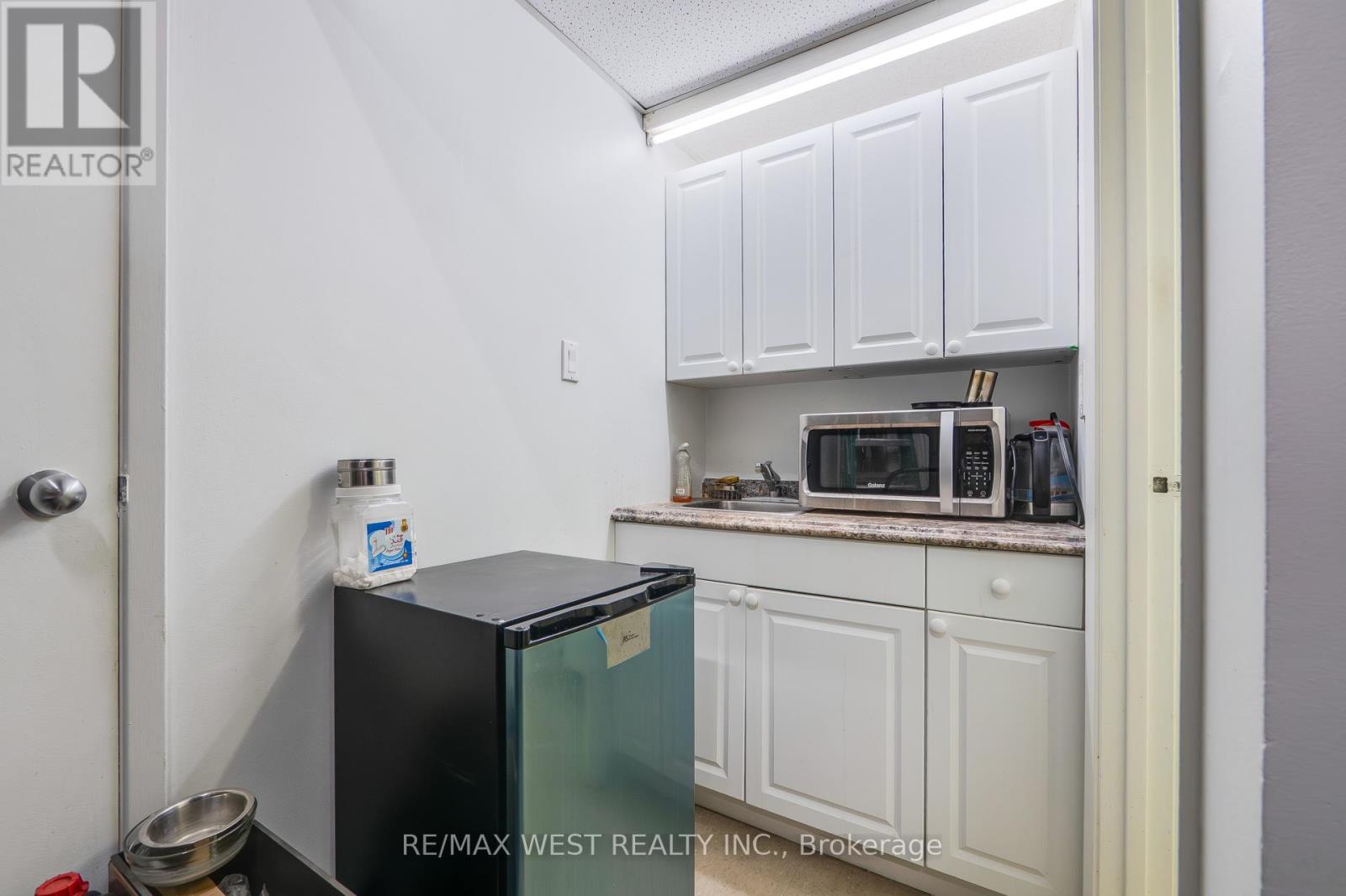 8 - 116 Viceroy Road, Vaughan, Ontario  L4K 2M1 - Photo 20 - N12375487