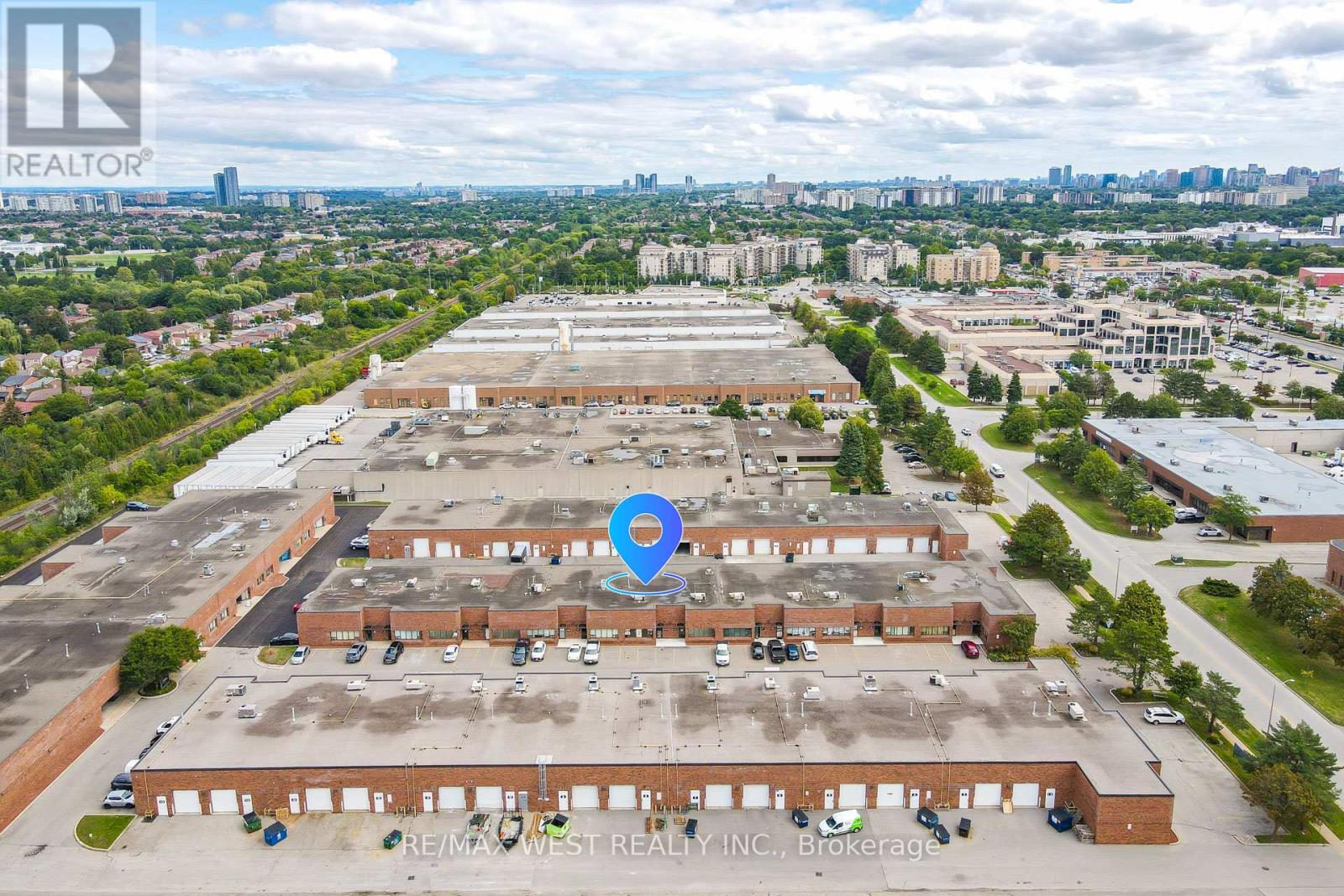 8 - 116 Viceroy Road, Vaughan, Ontario  L4K 2M1 - Photo 3 - N12375487