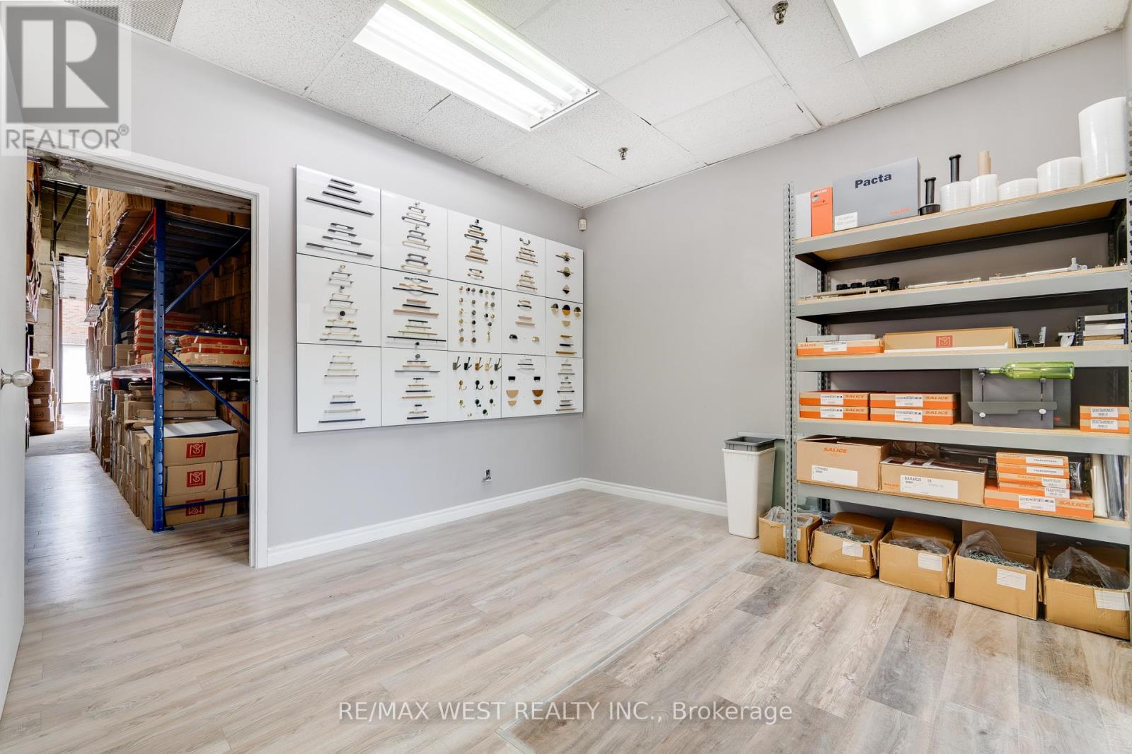 8 - 116 Viceroy Road, Vaughan, Ontario  L4K 2M1 - Photo 9 - N12375487
