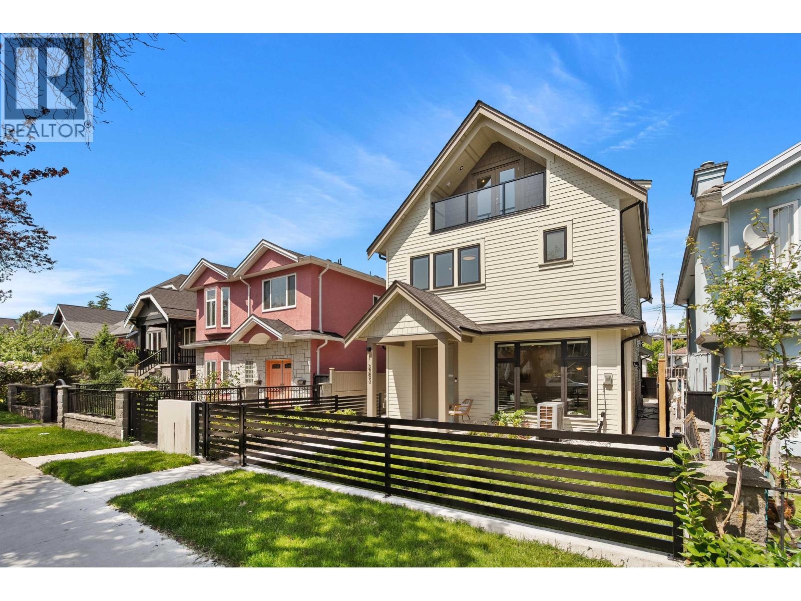 1 2253 GRANT STREET, Vancouver, British Columbia