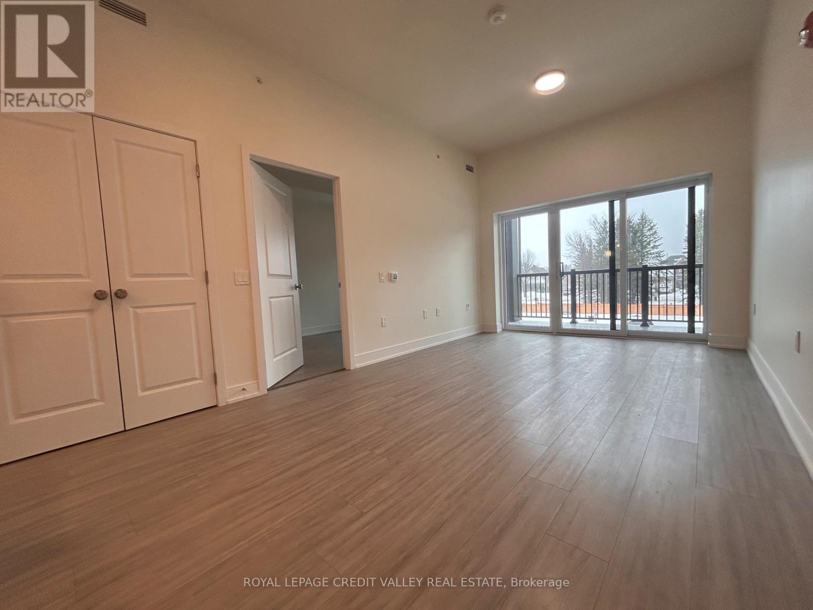201 - 121 Mary Street, Clearview, Ontario  L0M 1G0 - Photo 10 - S12375495