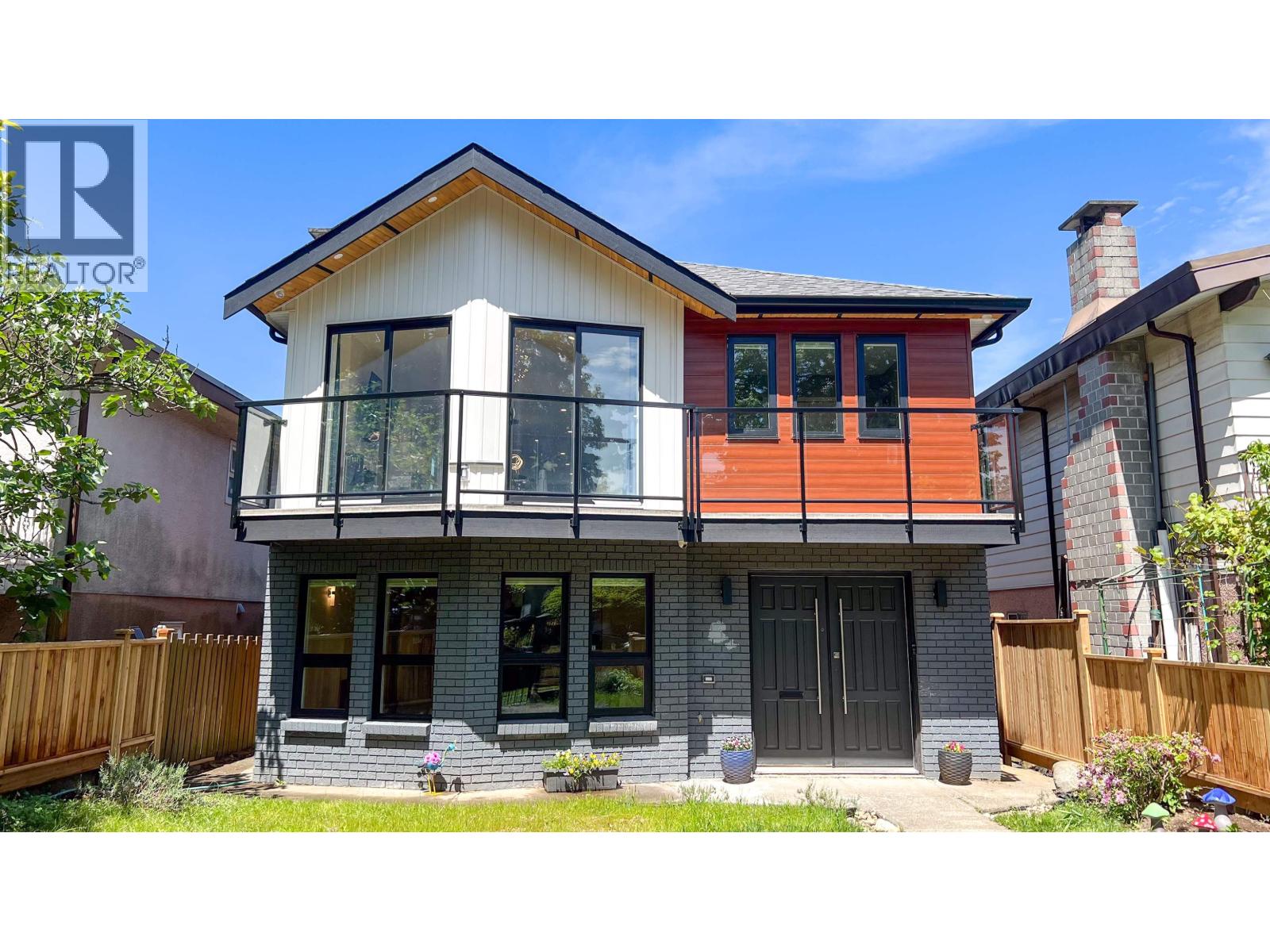 3361 E 28th Avenue, Vancouver, British Columbia  V5R 1T2 - Photo 1 - R3042387