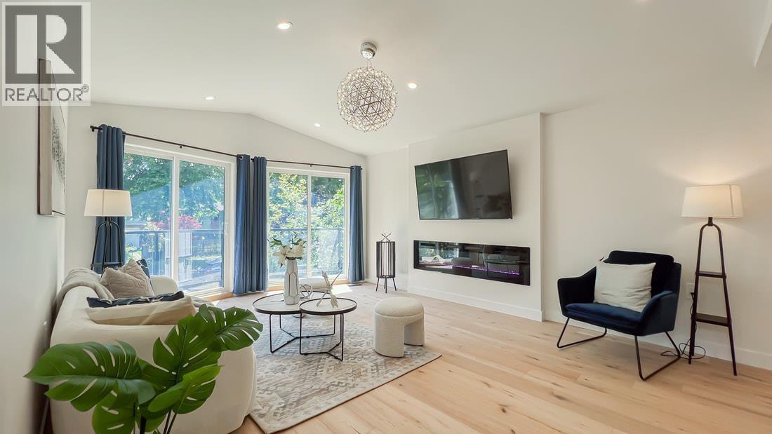 3361 E 28th Avenue, Vancouver, British Columbia  V5R 1T2 - Photo 2 - R3042387