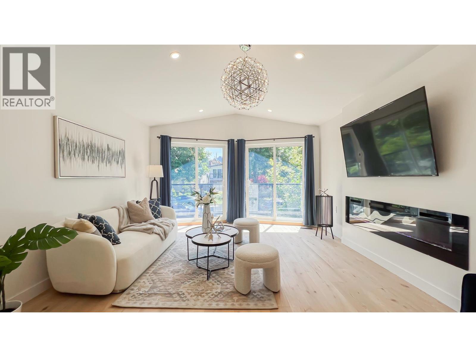 3361 E 28th Avenue, Vancouver, British Columbia  V5R 1T2 - Photo 3 - R3042387