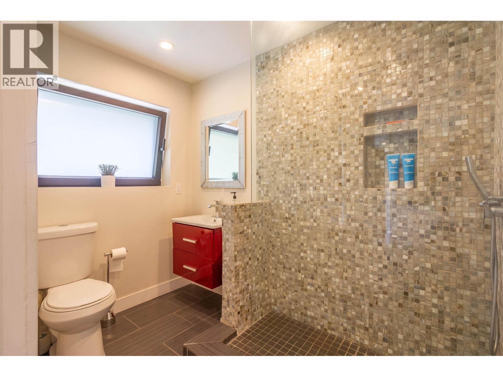 302 Oxford Drive, Port Moody, British Columbia  V3H 1T2 - Photo 32 - R3042318