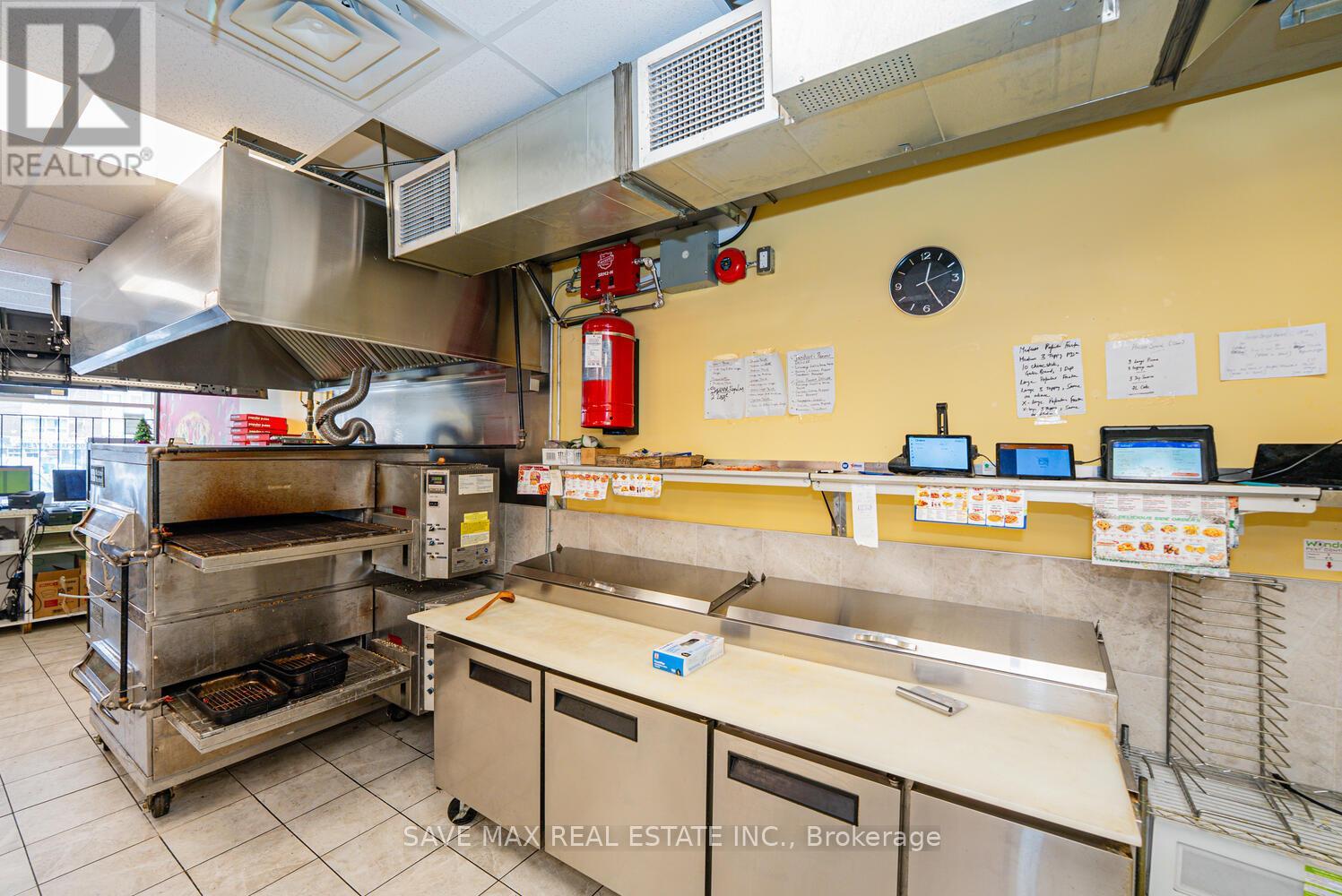 3062 Hurontario Street, Mississauga, Ontario  L5B 1N7 - Photo 11 - W12375503