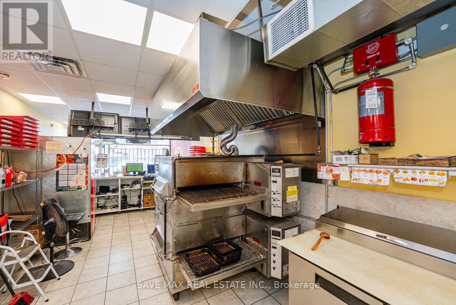 3062 Hurontario Street, Mississauga, Ontario  L5B 1N7 - Photo 12 - W12375503