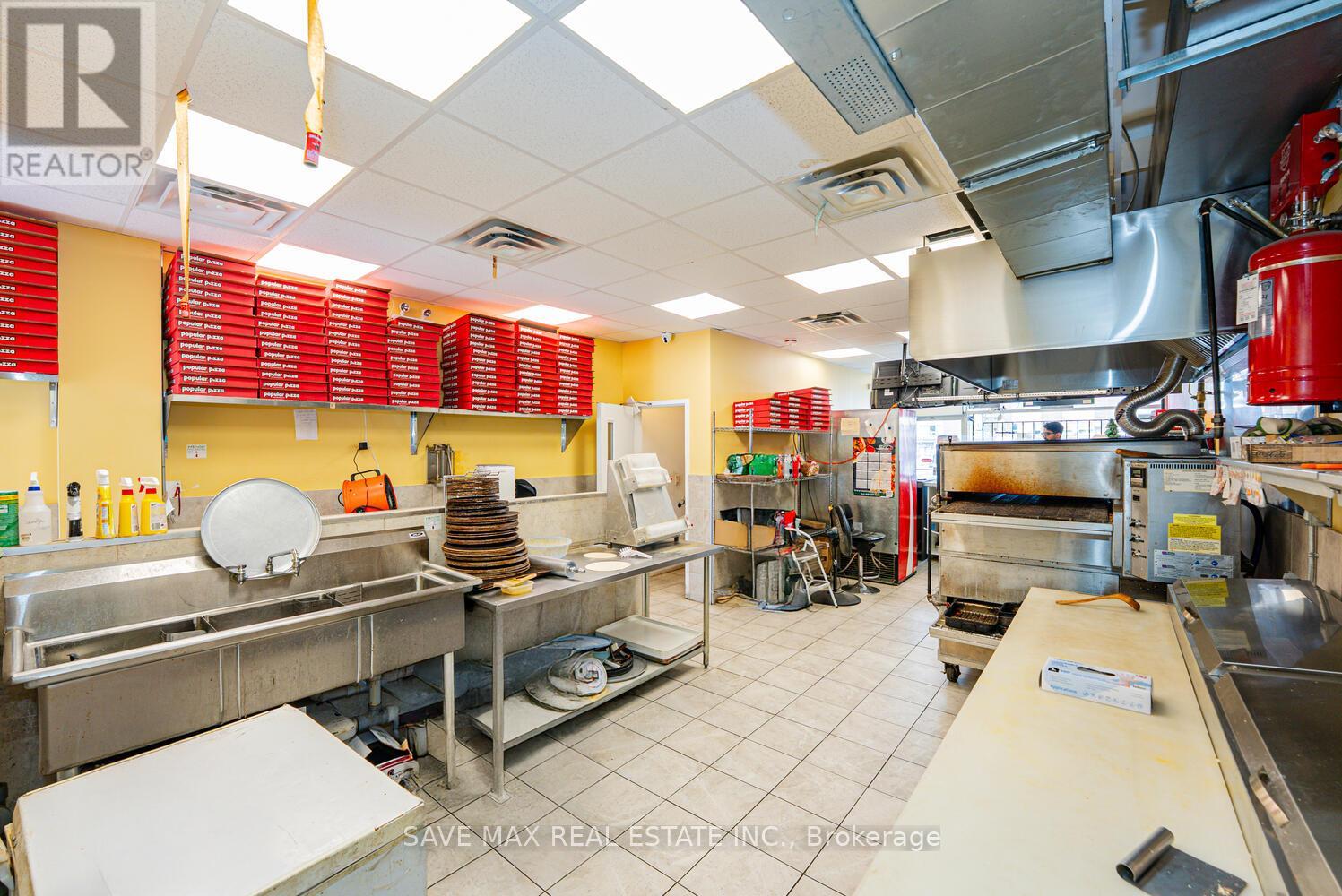 3062 Hurontario Street, Mississauga, Ontario  L5B 1N7 - Photo 14 - W12375503