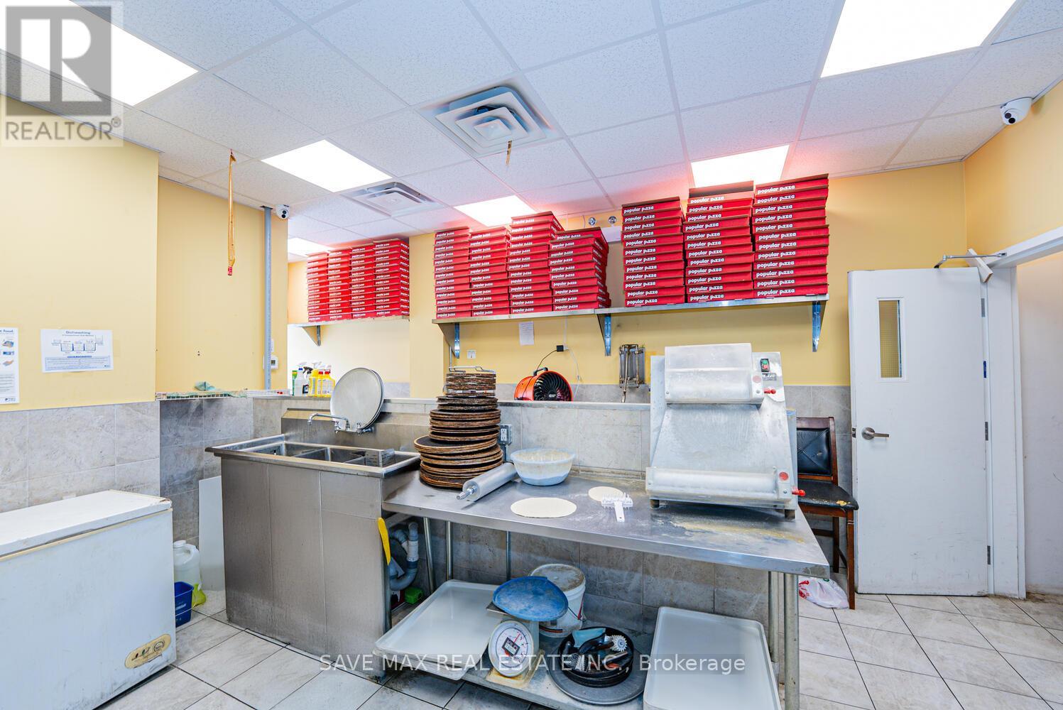 3062 Hurontario Street, Mississauga, Ontario  L5B 1N7 - Photo 15 - W12375503