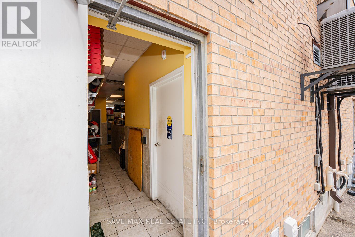 3062 Hurontario Street, Mississauga, Ontario  L5B 1N7 - Photo 19 - W12375503