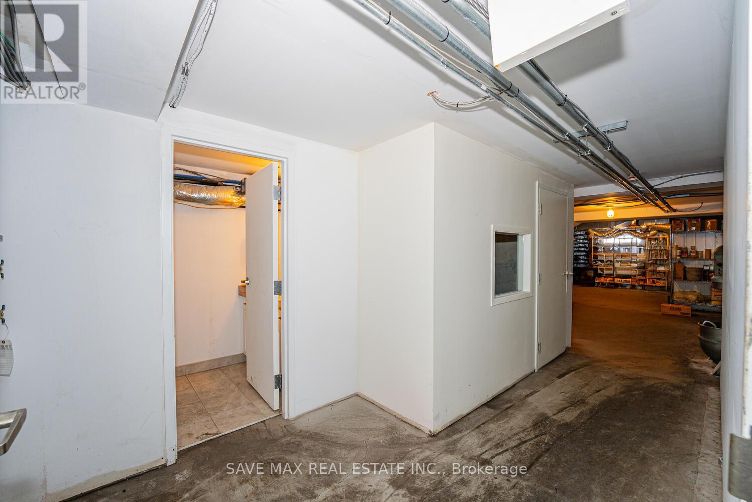 3062 Hurontario Street, Mississauga, Ontario  L5B 1N7 - Photo 24 - W12375503