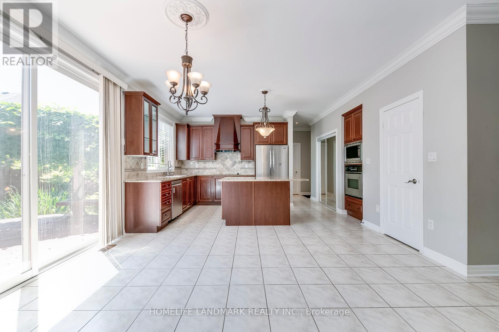 2196 Highcliffe Way, Oakville, Ontario  L6M 5B6 - Photo 14 - W12375514