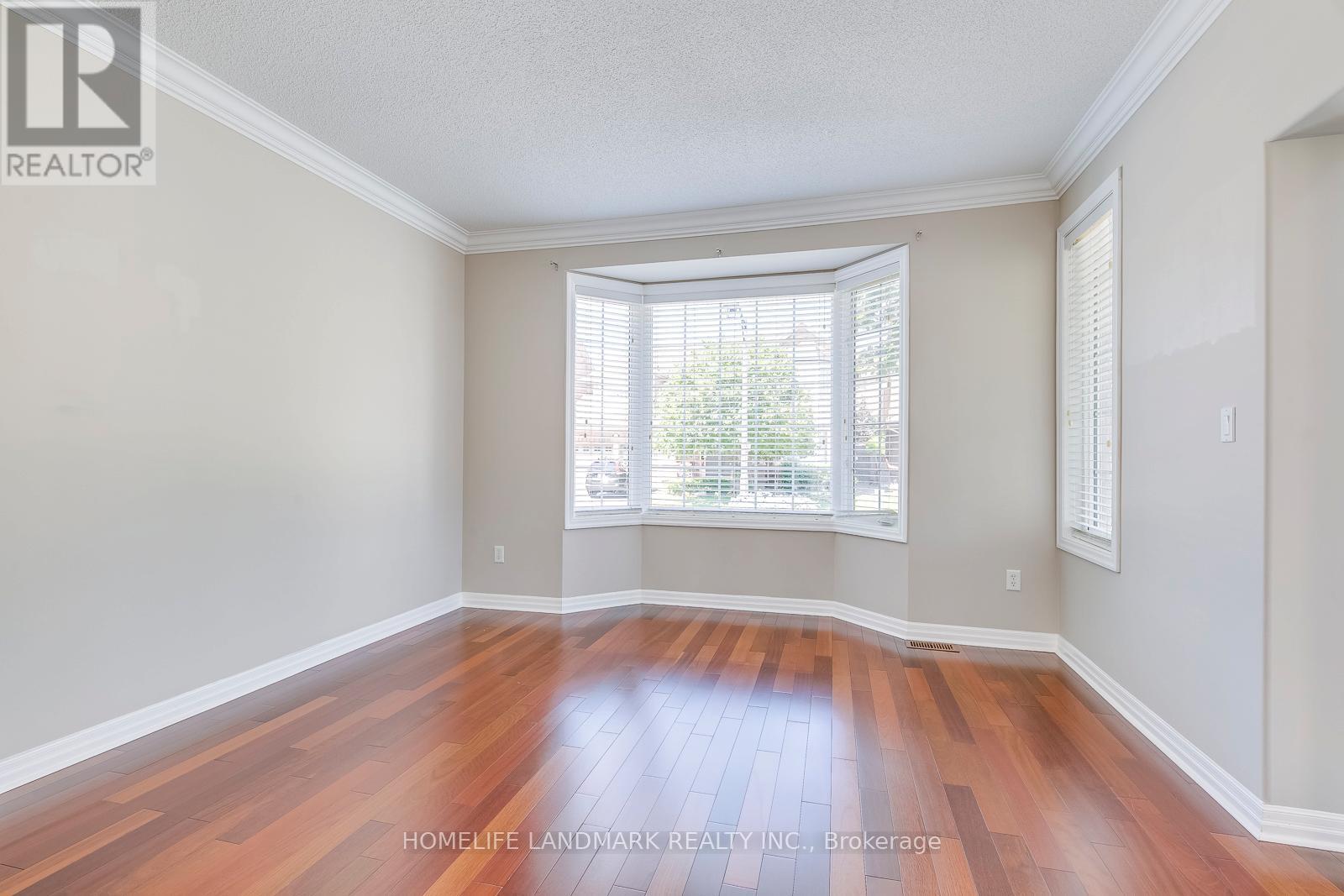 2196 Highcliffe Way, Oakville, Ontario  L6M 5B6 - Photo 6 - W12375514