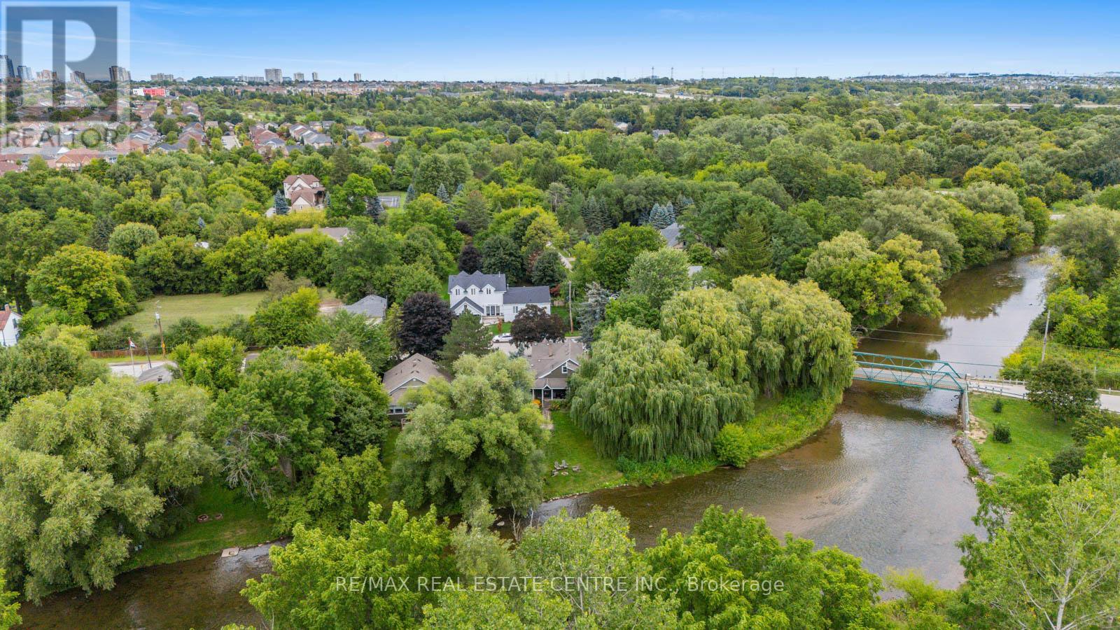7742 Churchville Road, Brampton, Ontario  L6Y 0H5 - Photo 9 - W12375523