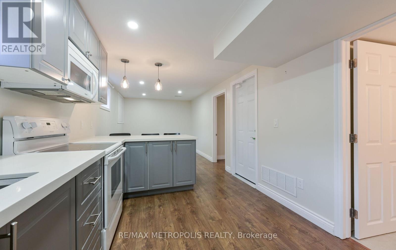 Lower - 2699 Sherhill Drive, Mississauga, Ontario  L5J 3Z2 - Photo 14 - W12375540