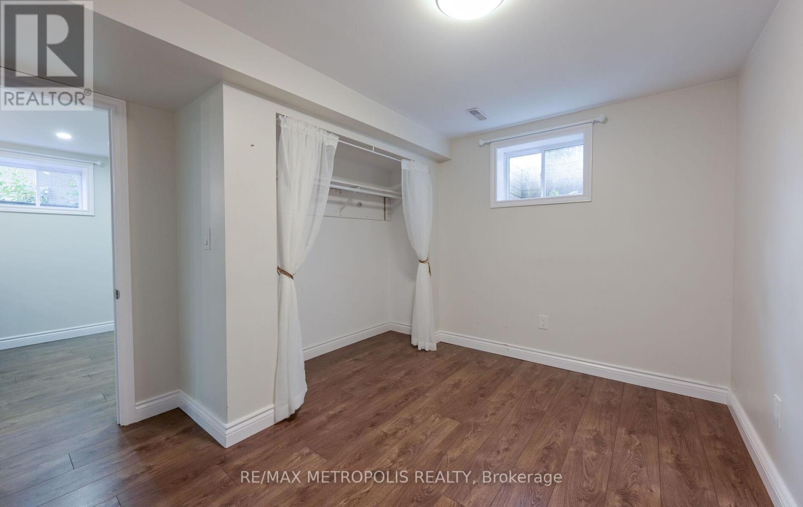 Lower - 2699 Sherhill Drive, Mississauga, Ontario  L5J 3Z2 - Photo 17 - W12375540