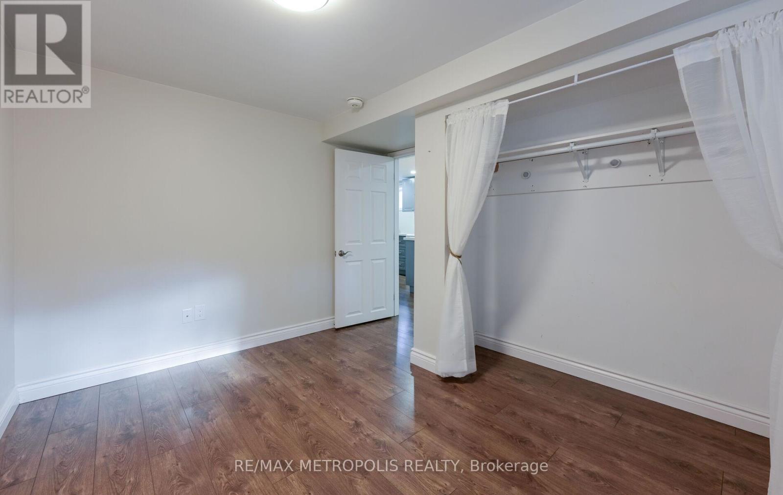 Lower - 2699 Sherhill Drive, Mississauga, Ontario  L5J 3Z2 - Photo 18 - W12375540