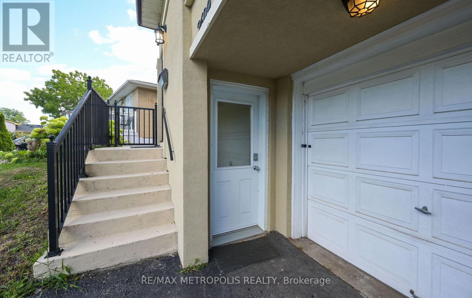 Lower - 2699 Sherhill Drive, Mississauga, Ontario  L5J 3Z2 - Photo 2 - W12375540