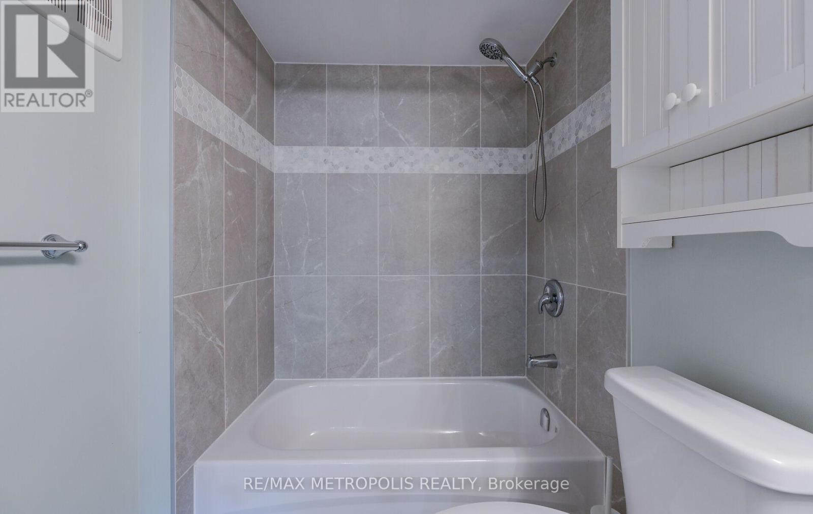 Lower - 2699 Sherhill Drive, Mississauga, Ontario  L5J 3Z2 - Photo 23 - W12375540
