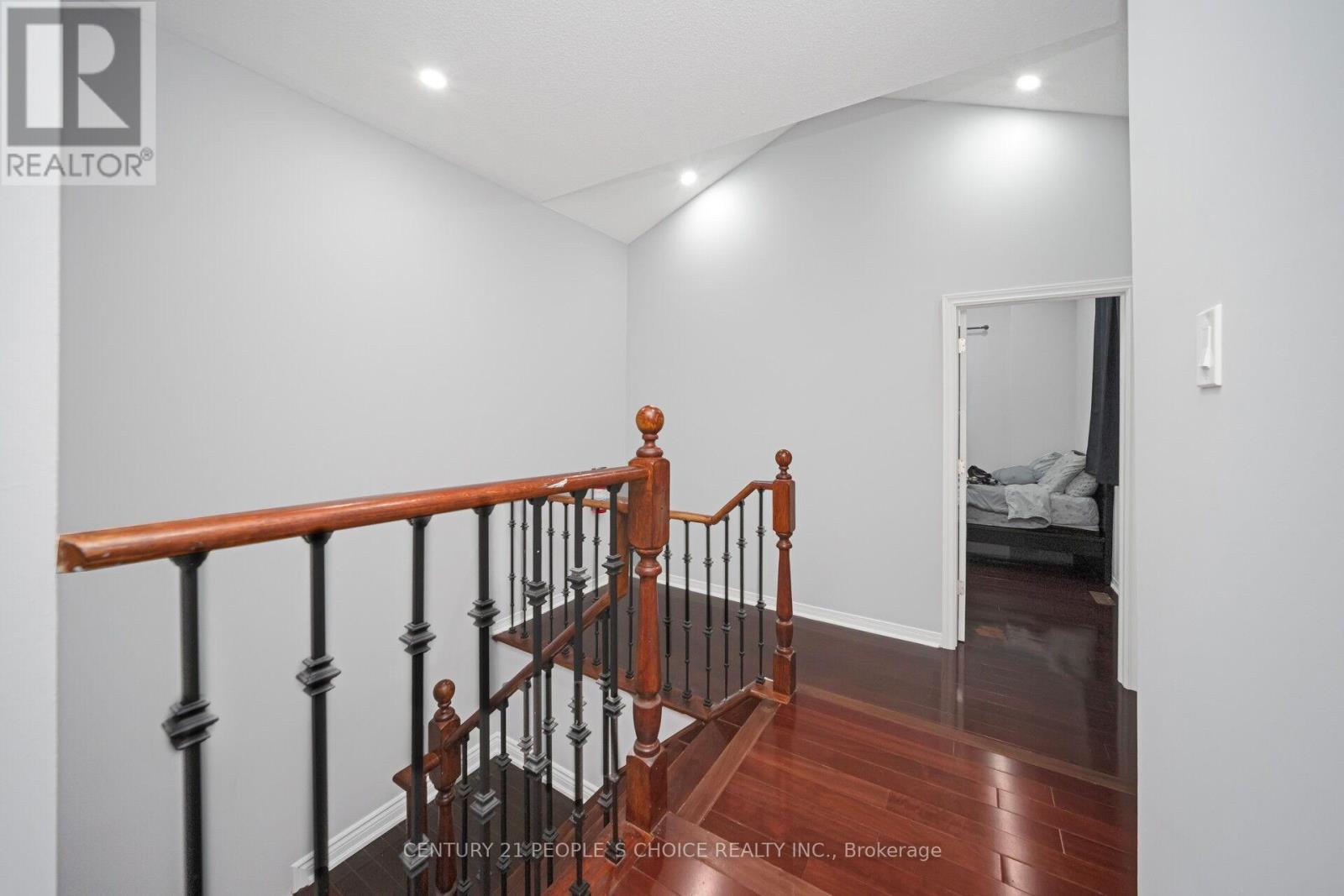 Upper - 2 Checkerberry Crescent, Brampton, Ontario  L6R 2T2 - Photo 23 - W12375554