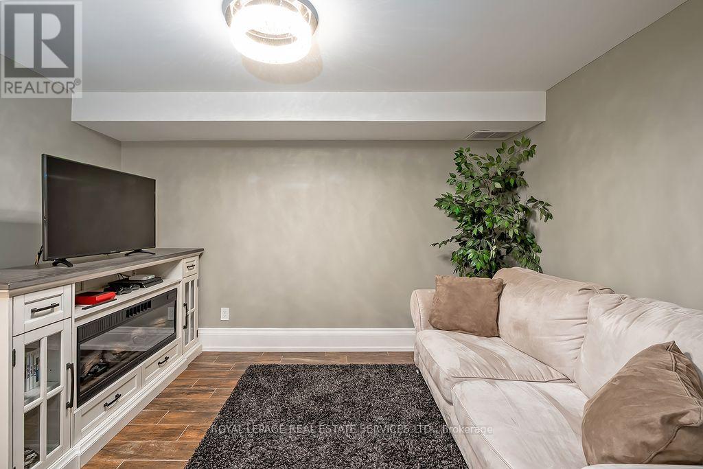 2319 Kilbride Street, Burlington, Ontario  L7P 0H7 - Photo 36 - W12375572