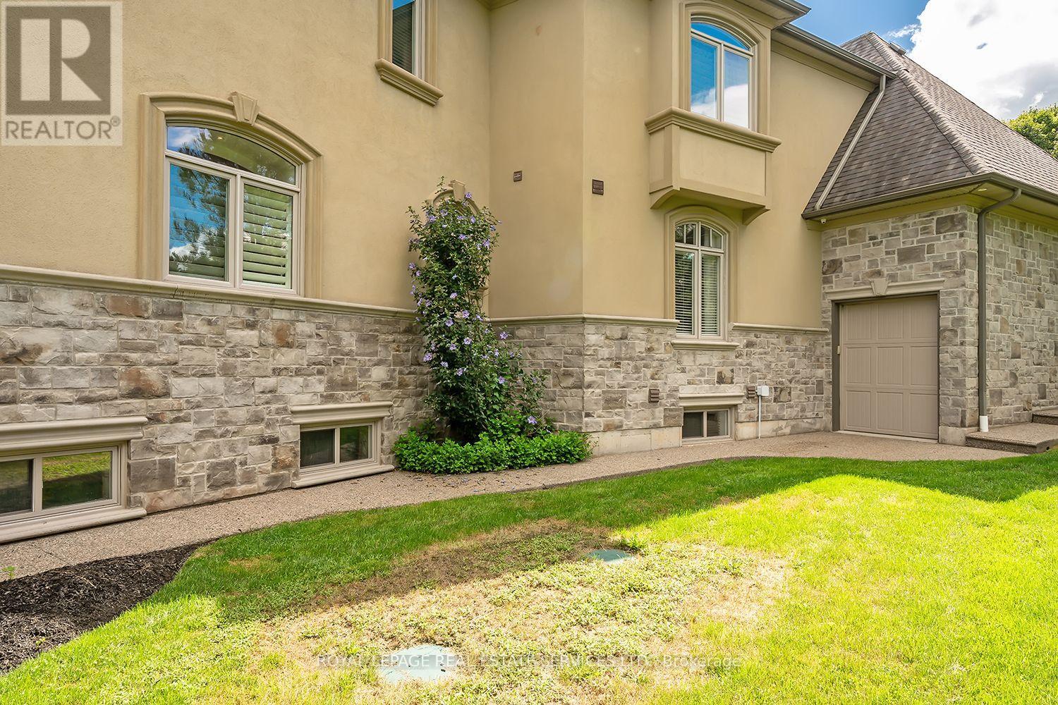2319 Kilbride Street, Burlington, Ontario  L7P 0H7 - Photo 49 - W12375572