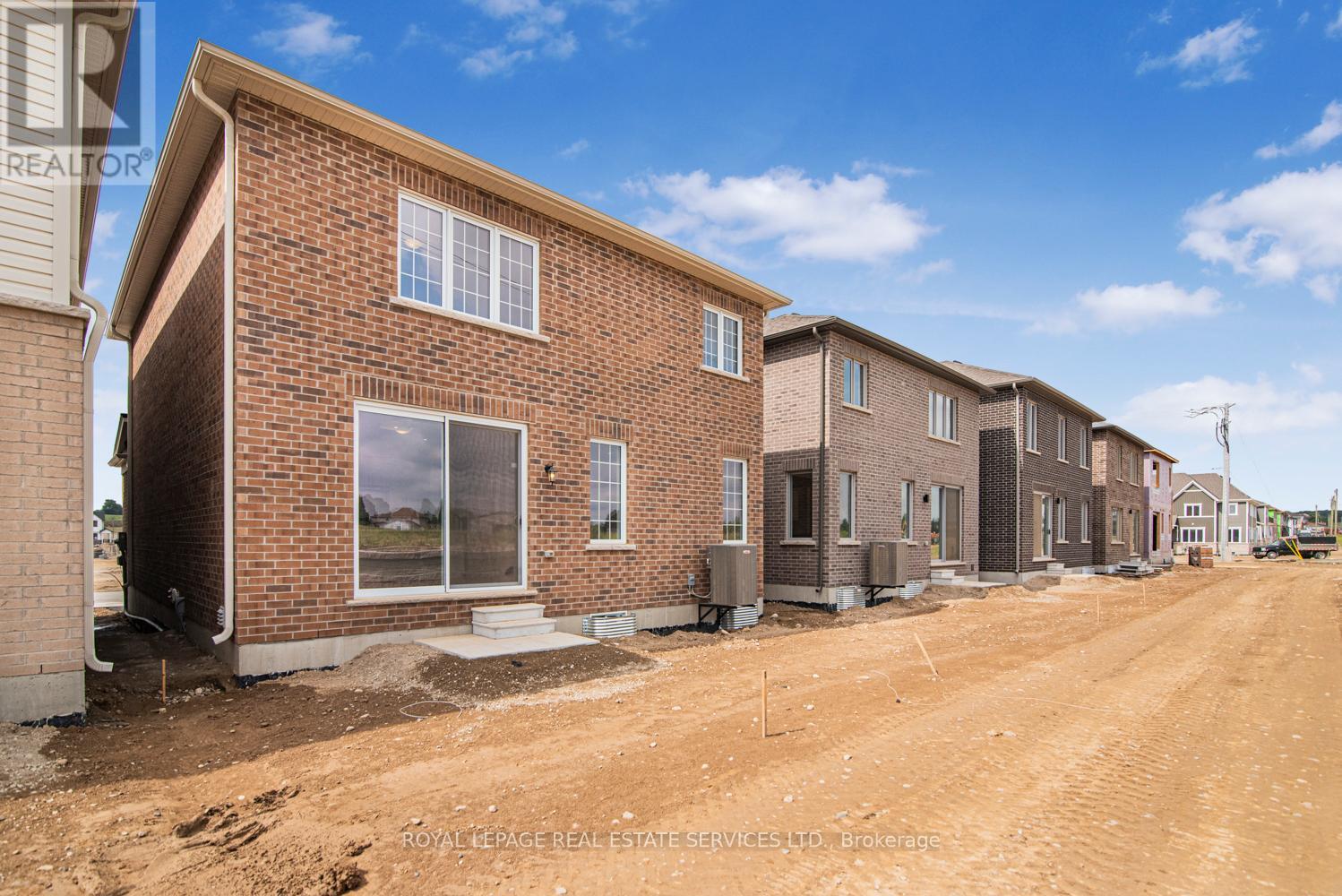 266 Millstone Street, Kitchener, Ontario  N2R 0V8 - Photo 40 - X12375519