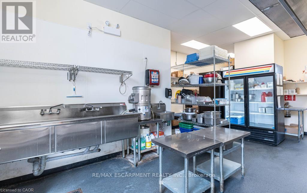 2 - 70 Livingston Avenue, Grimsby, Ontario  L3M 1K9 - Photo 4 - X12375550