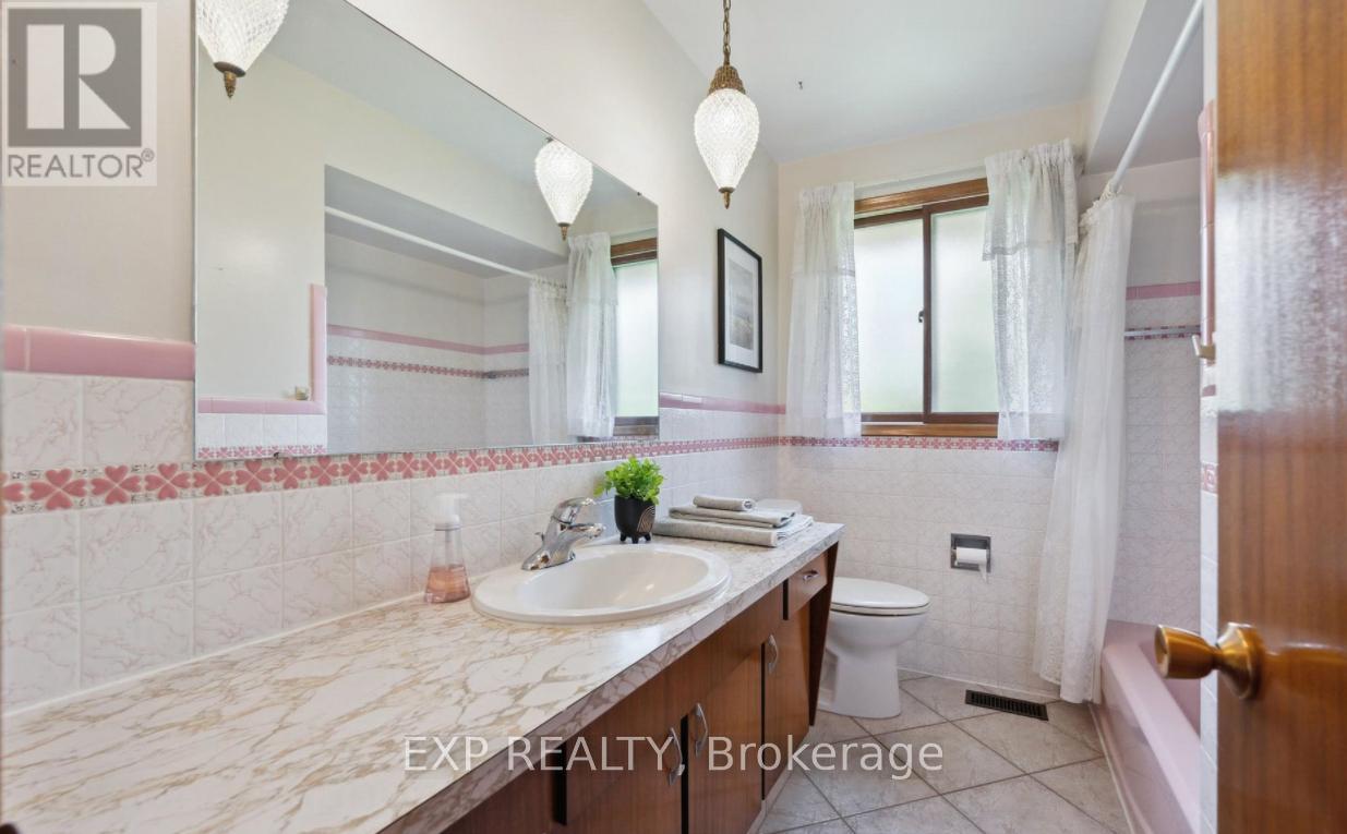 27 Palermo Crescent, Guelph, Ontario  N1E 2J8 - Photo 22 - X12375557