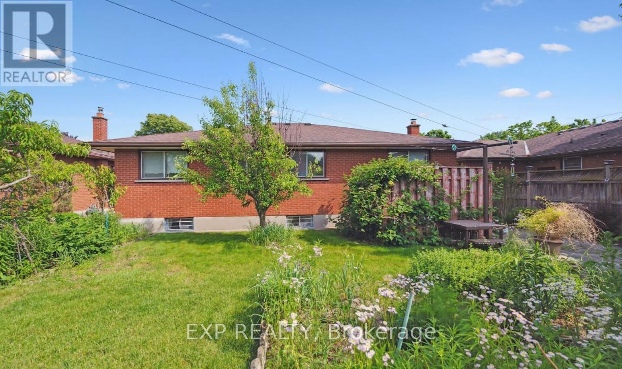 27 Palermo Crescent, Guelph, Ontario  N1E 2J8 - Photo 29 - X12375557