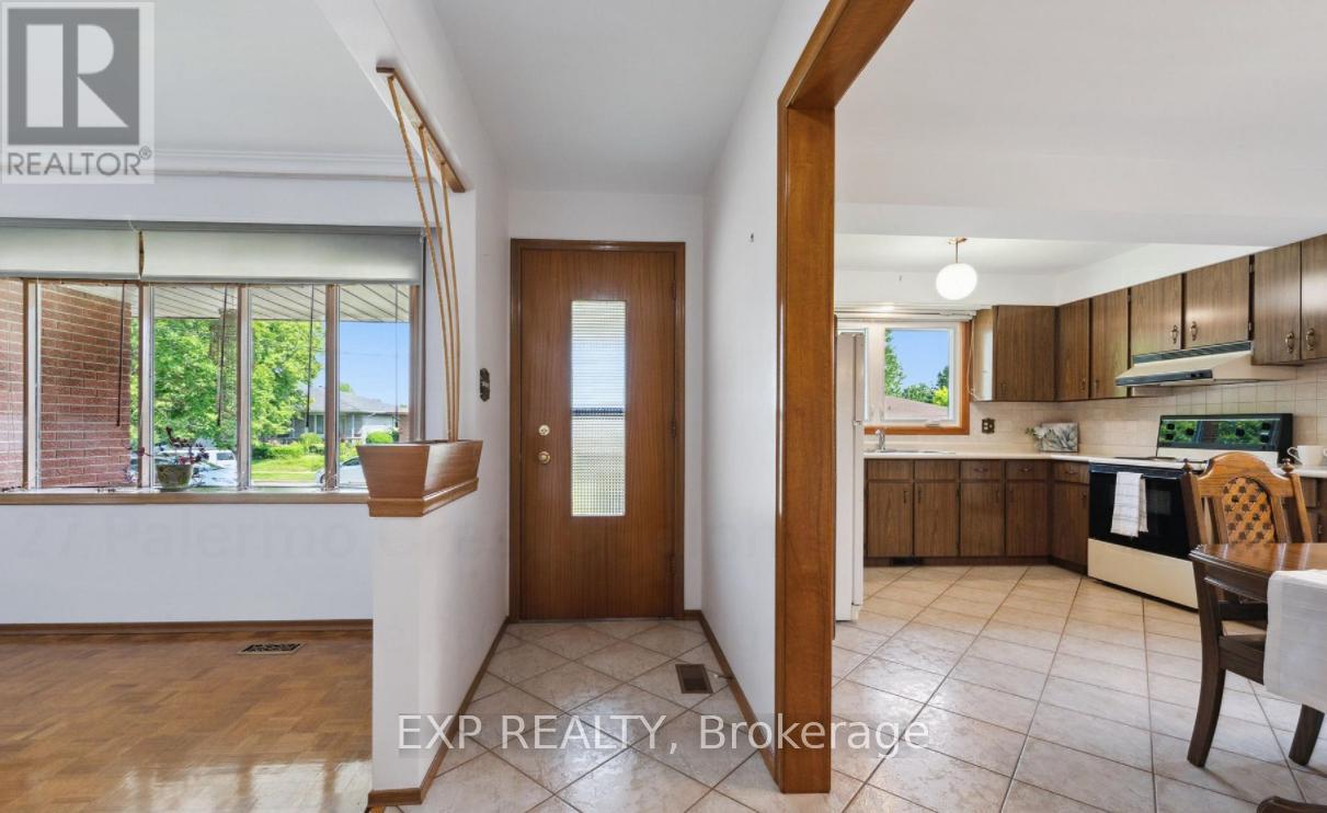 27 Palermo Crescent, Guelph, Ontario  N1E 2J8 - Photo 3 - X12375557