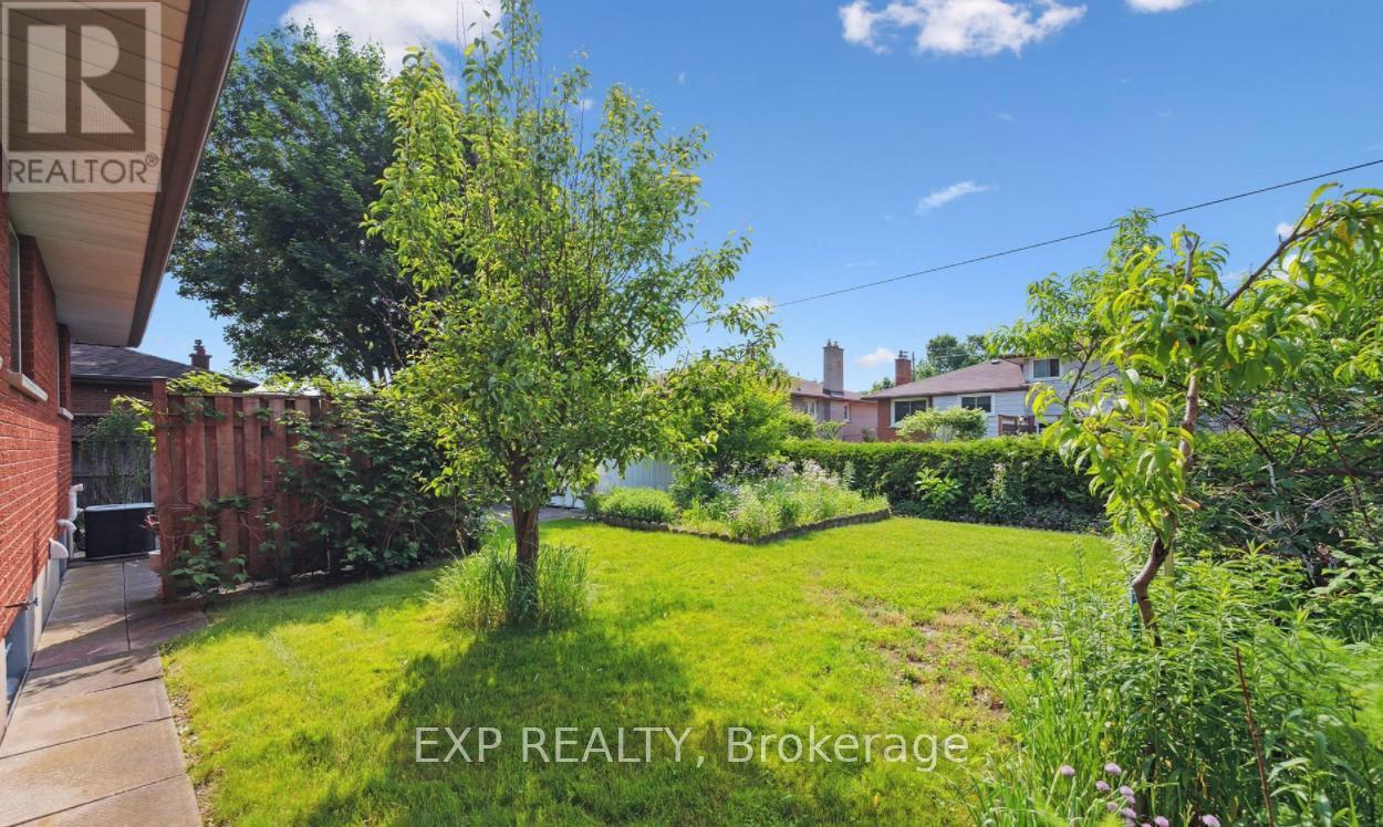 27 Palermo Crescent, Guelph, Ontario  N1E 2J8 - Photo 30 - X12375557