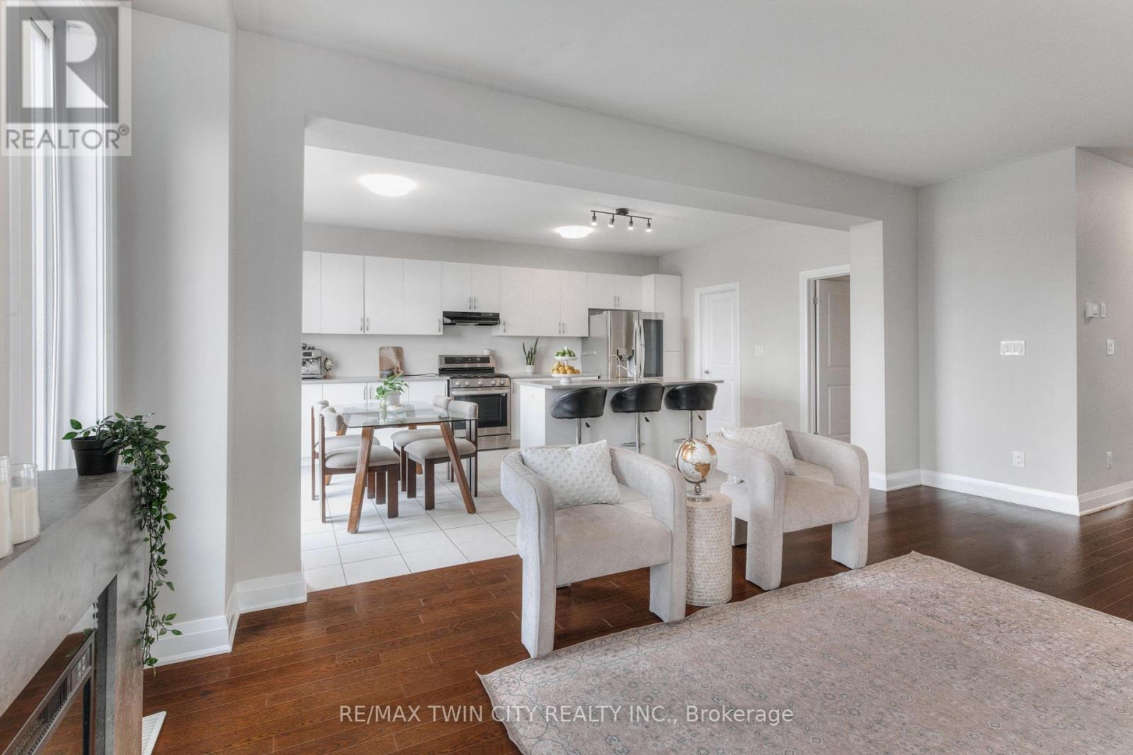 160 Foamflower Place, Waterloo, Ontario  N2V 0G9 - Photo 12 - X12375598