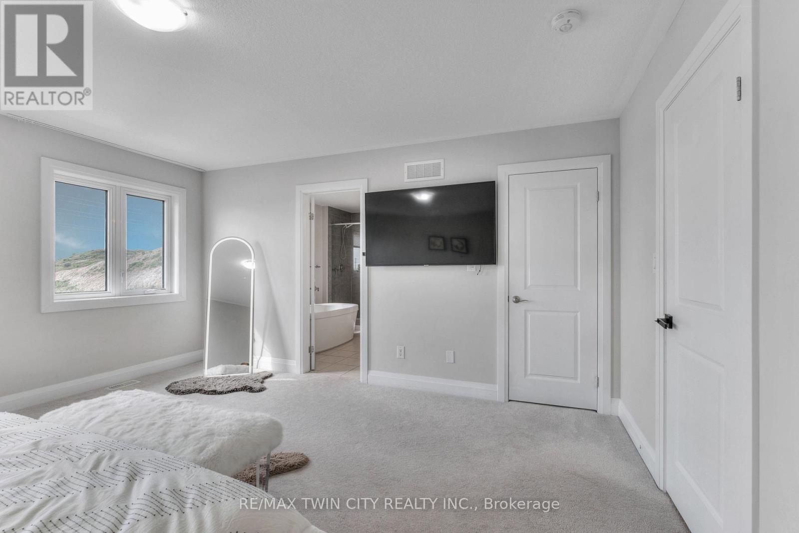 160 Foamflower Place, Waterloo, Ontario  N2V 0G9 - Photo 25 - X12375598