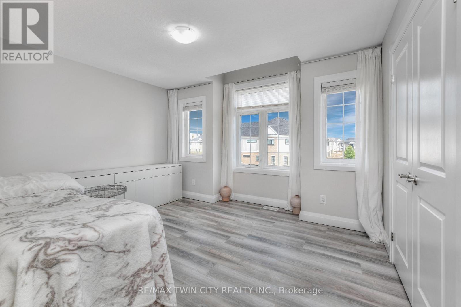 160 Foamflower Place, Waterloo, Ontario  N2V 0G9 - Photo 32 - X12375598