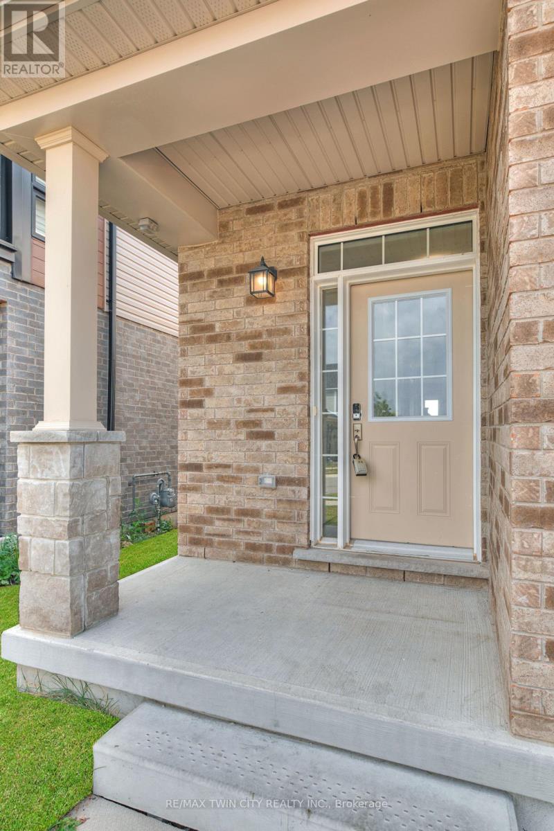 160 Foamflower Place, Waterloo, Ontario  N2V 0G9 - Photo 4 - X12375598