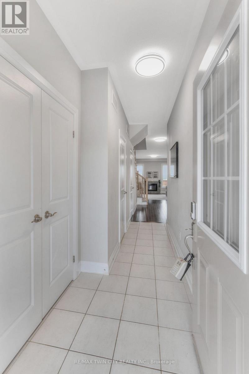 160 Foamflower Place, Waterloo, Ontario  N2V 0G9 - Photo 6 - X12375598