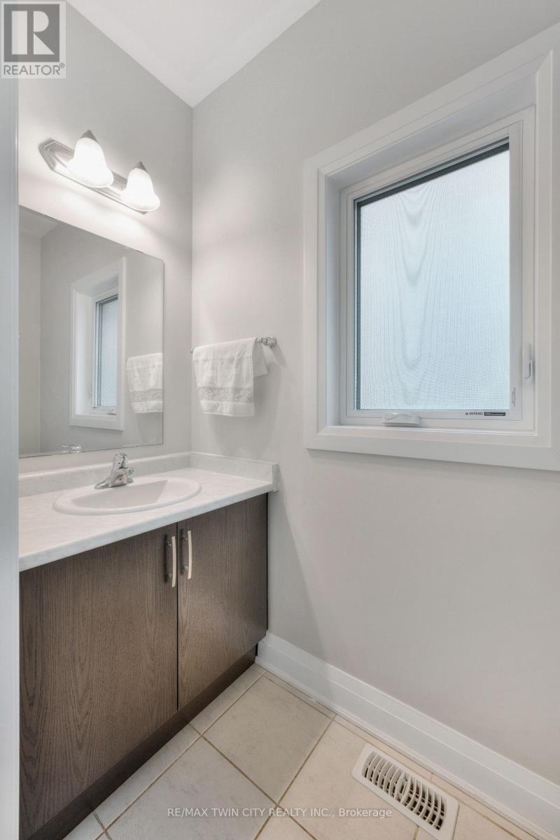 160 Foamflower Place, Waterloo, Ontario  N2V 0G9 - Photo 8 - X12375598