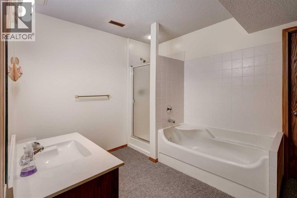 76 Edgeland Road Nw, Calgary, Alberta  T3A 2Y4 - Photo 37 - A2252648