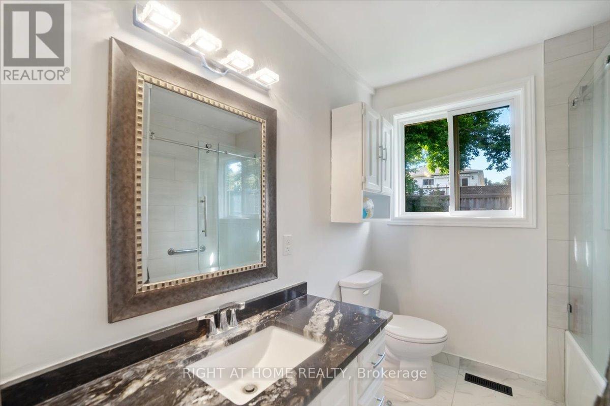 28 Charlbrook Avenue, Barrie, Ontario  L4M 2Y4 - Photo 24 - S12375591